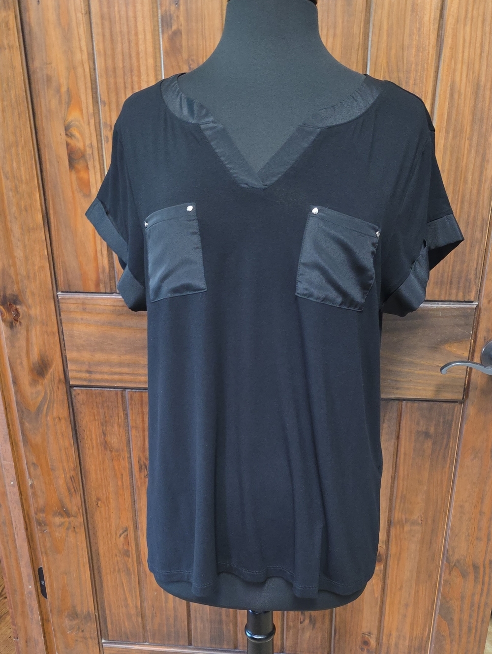 Chico's Black V-Neck Short Sleeve Top with Pocket Accents - Size 12